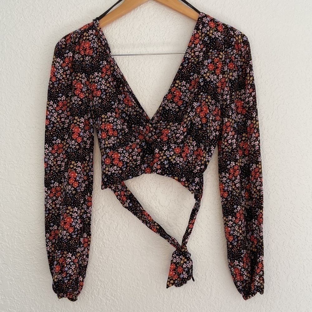 Floral V Neck Crop Top with Tie Front and Side Zipper - Medium